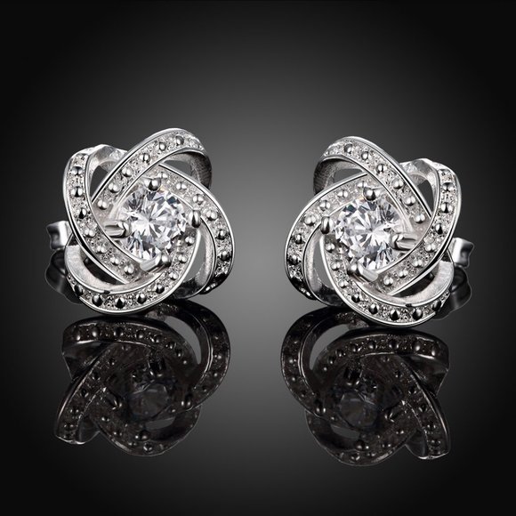 Jewelry - 💎NWT 925 Silver Plated Diamond Earrings